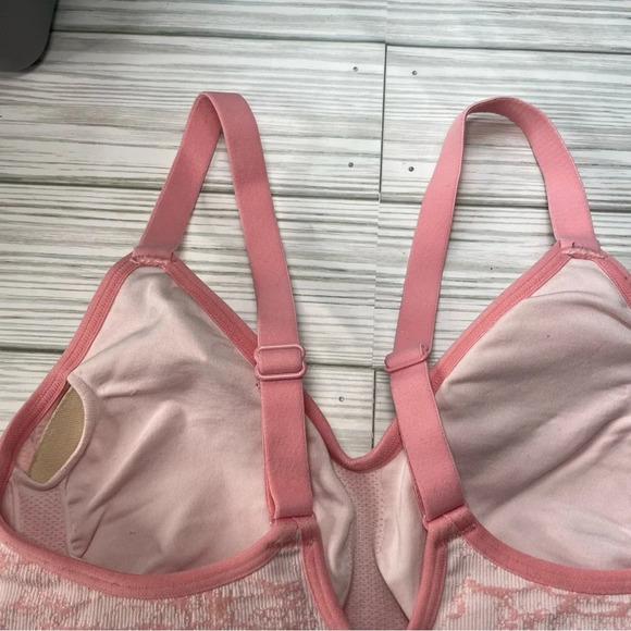 Under armour pink compression sports bra size small - Picture 4 of 11